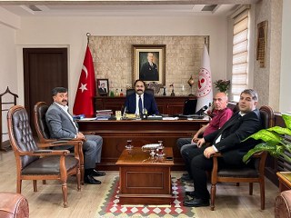 Kaymakamımız Sn. Alperen CELEPCİ’yi, Yiğitler Metal Firması sahibi Sn. Ramazan YİĞİT makamında ziyaret etti.