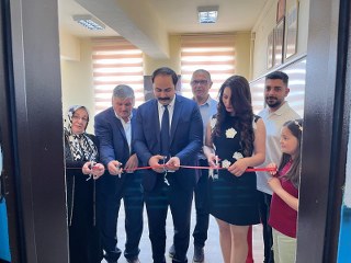 Kaymakamımız Sn. Alperen CELEPCİ, Acıgöl 4 Temmuz İlkokulu Kütüphanesinin açılışına katıldı.